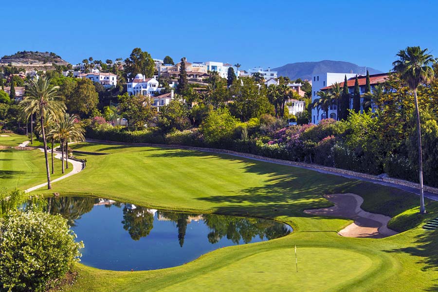 Huis aan golf te koop in Spanje