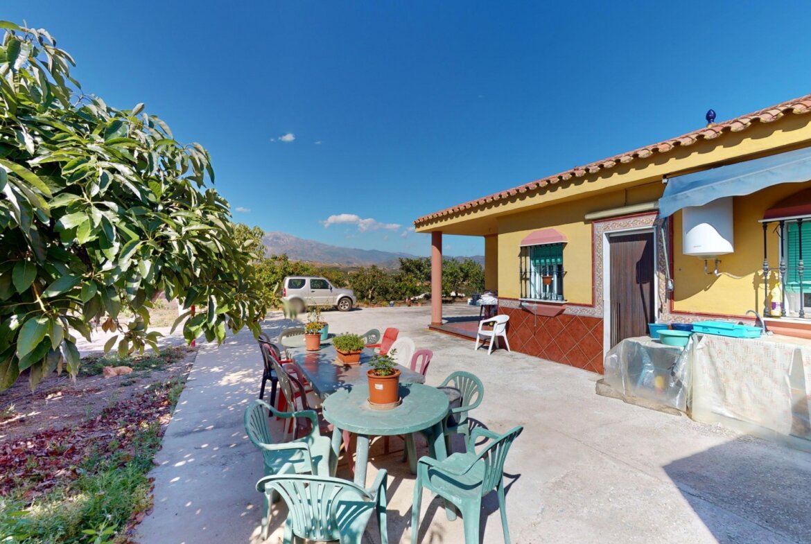 Villa te koop in Vélez-Málaga