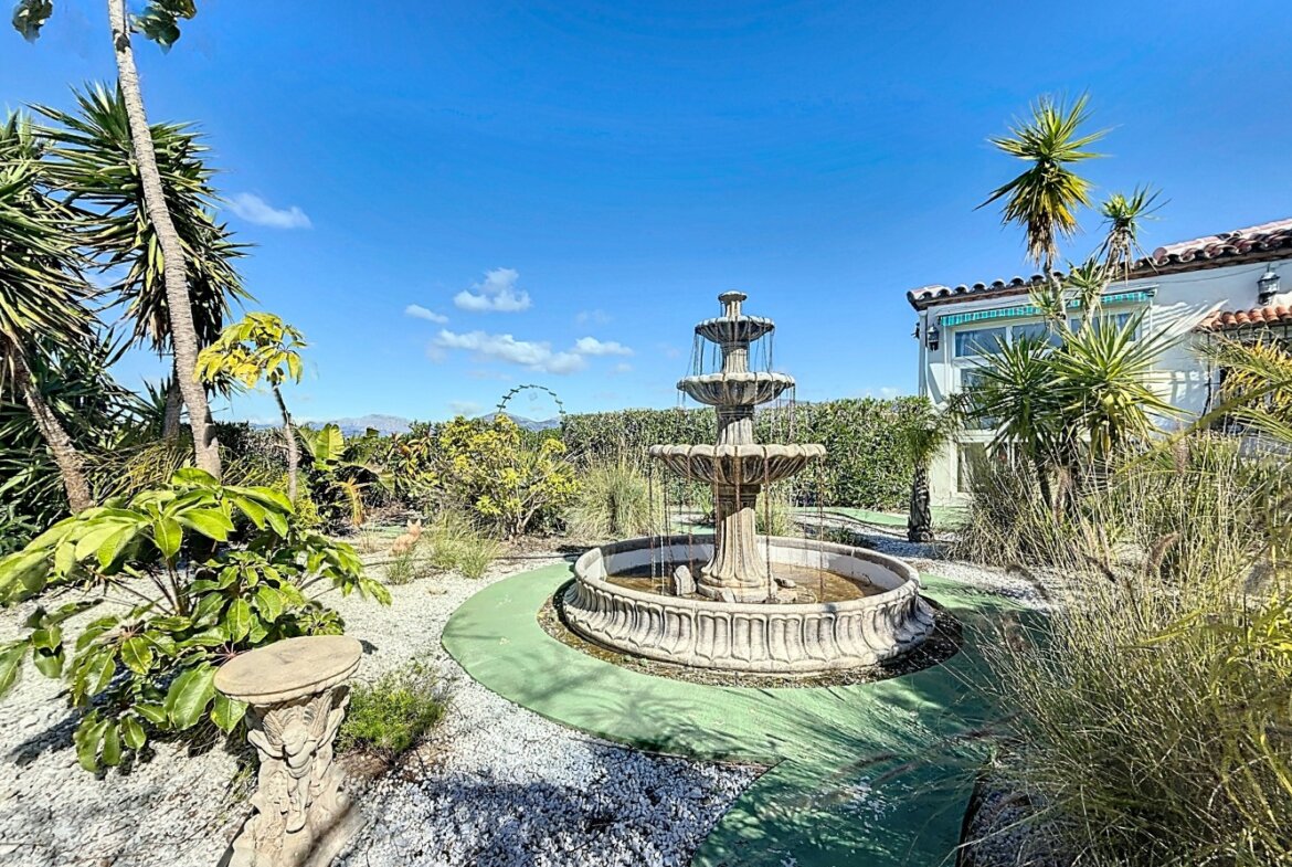 Villa te koop in Canillas de Aceituno