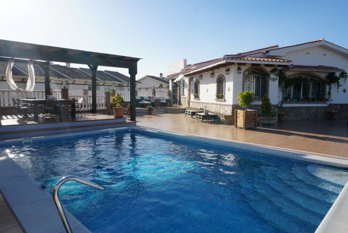 Villa te koop in Caleta de Vélez
