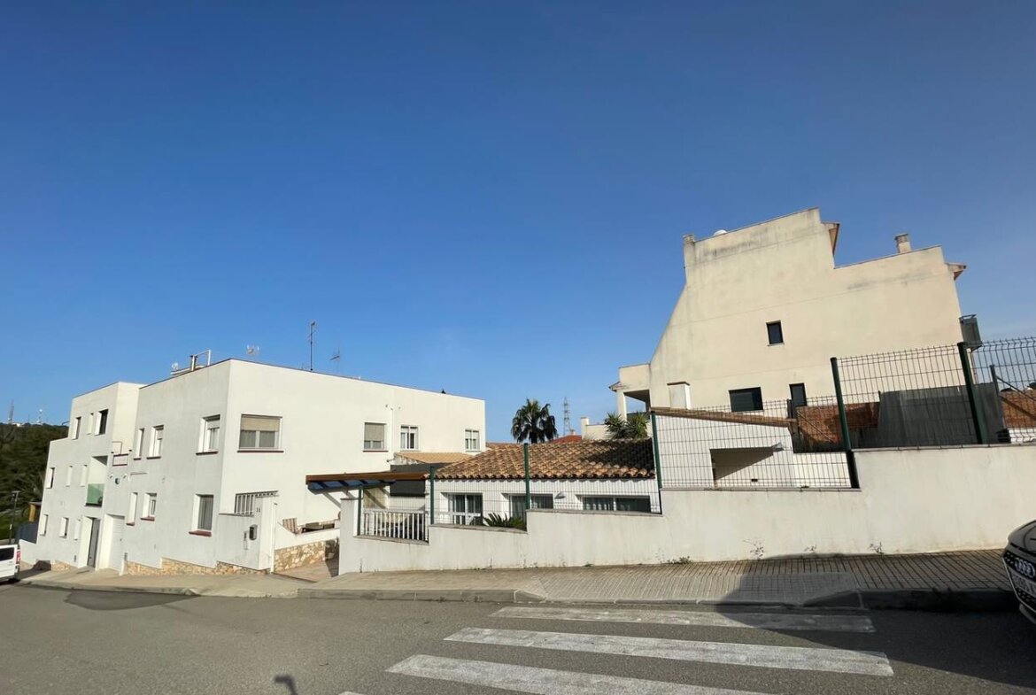 Geschakelde woning te koop in El Perello