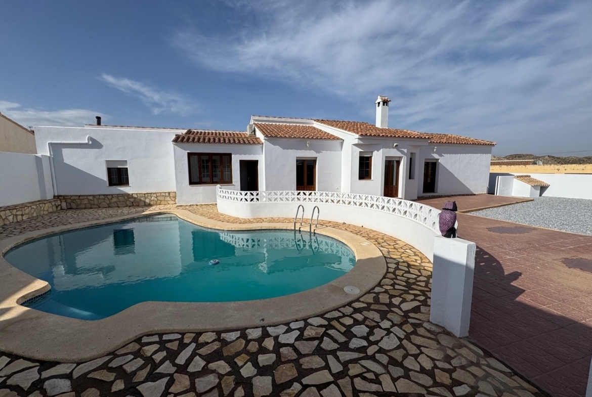 Villa te koop in Arboleas