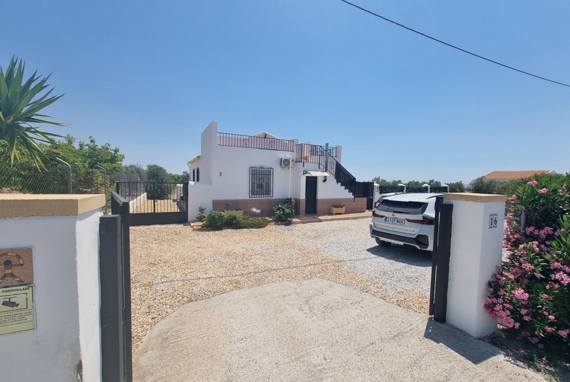 Villa te koop in Oria