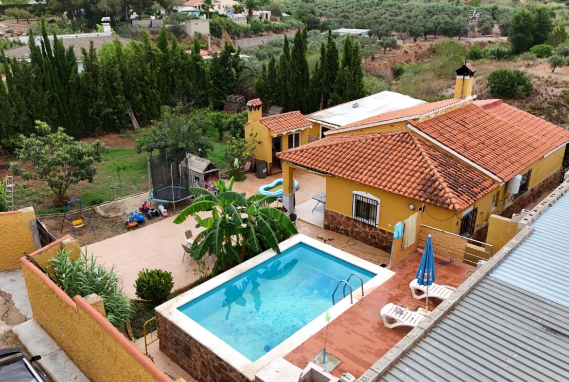 Villa te koop in Lliria
