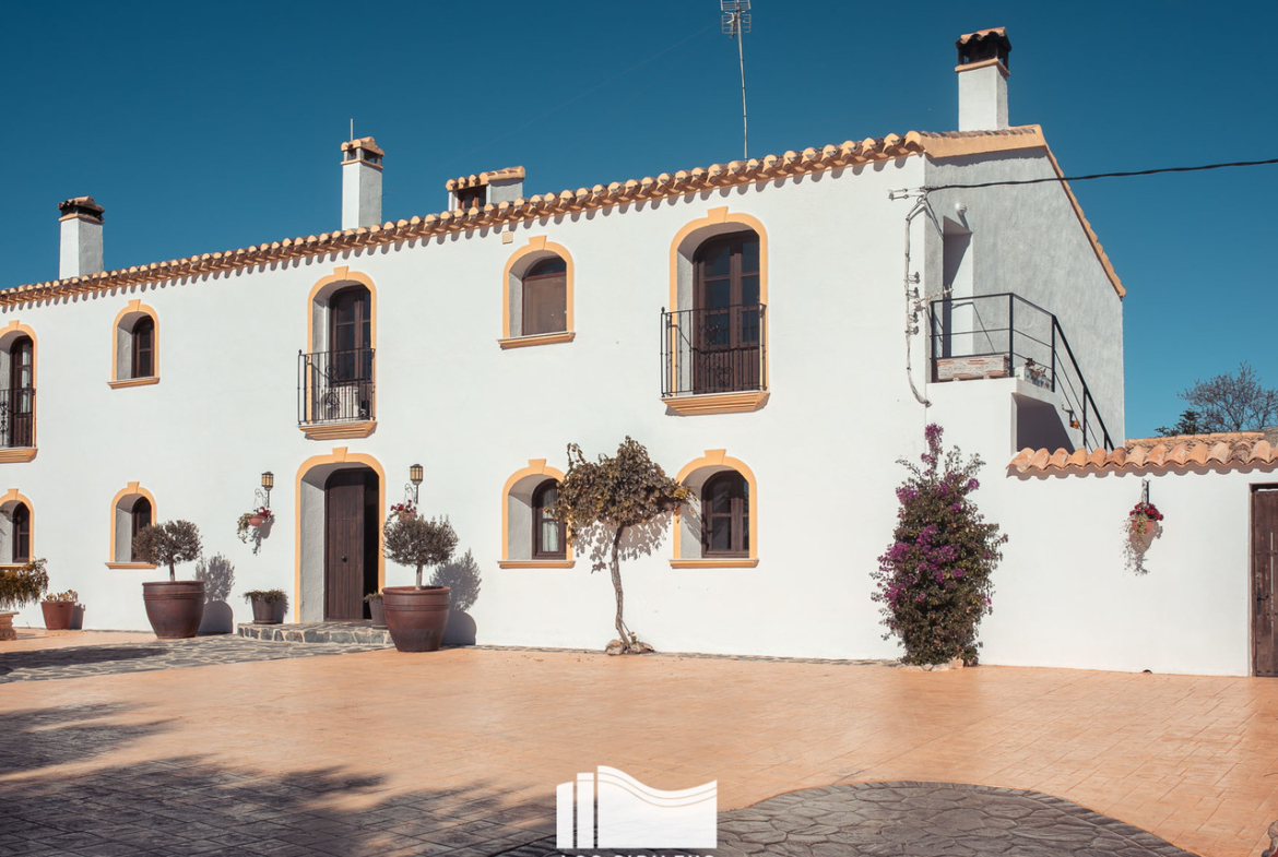commercieel vastgoed te koop in Lorca