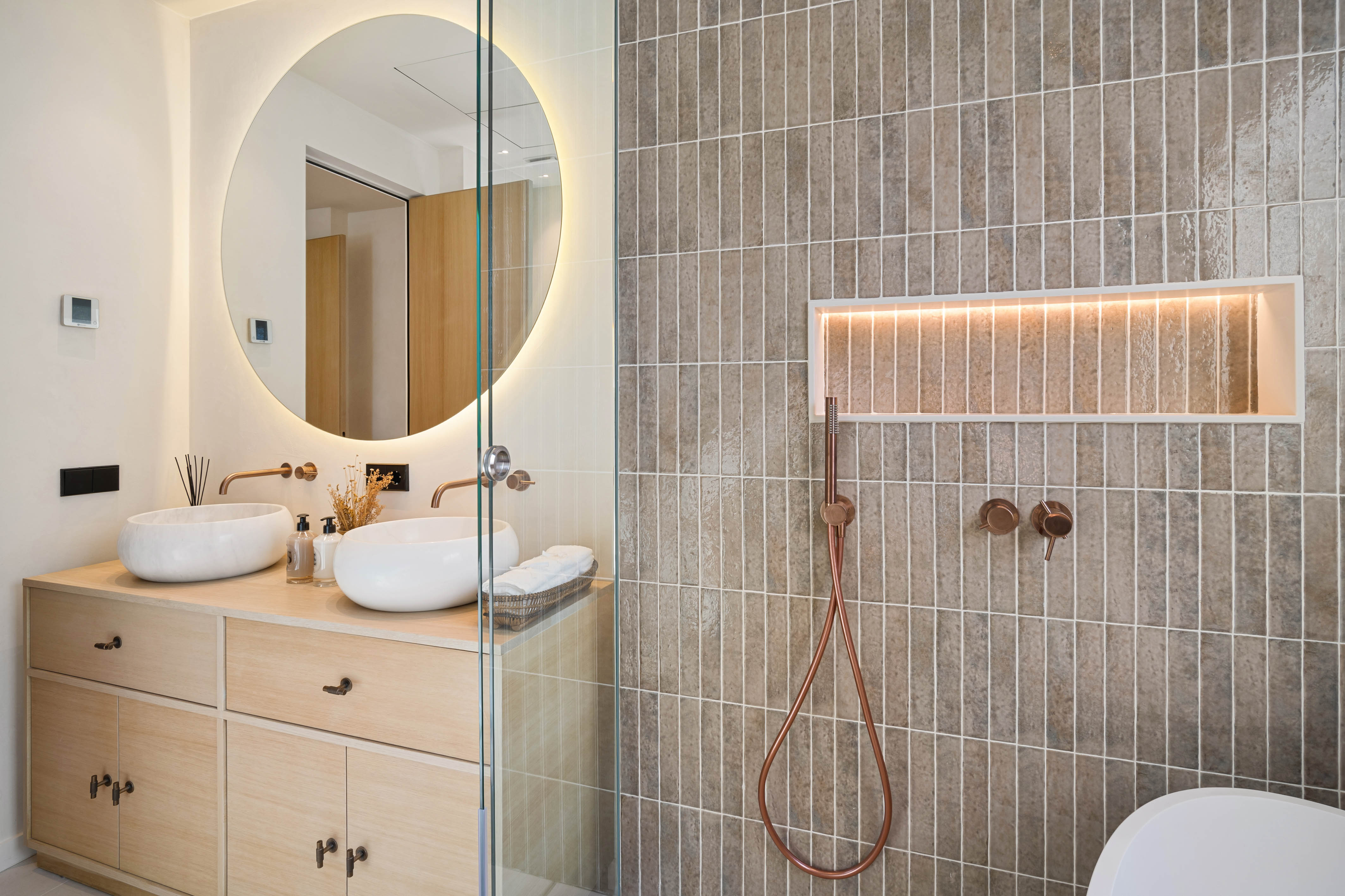 DP-100-27112421-01-4