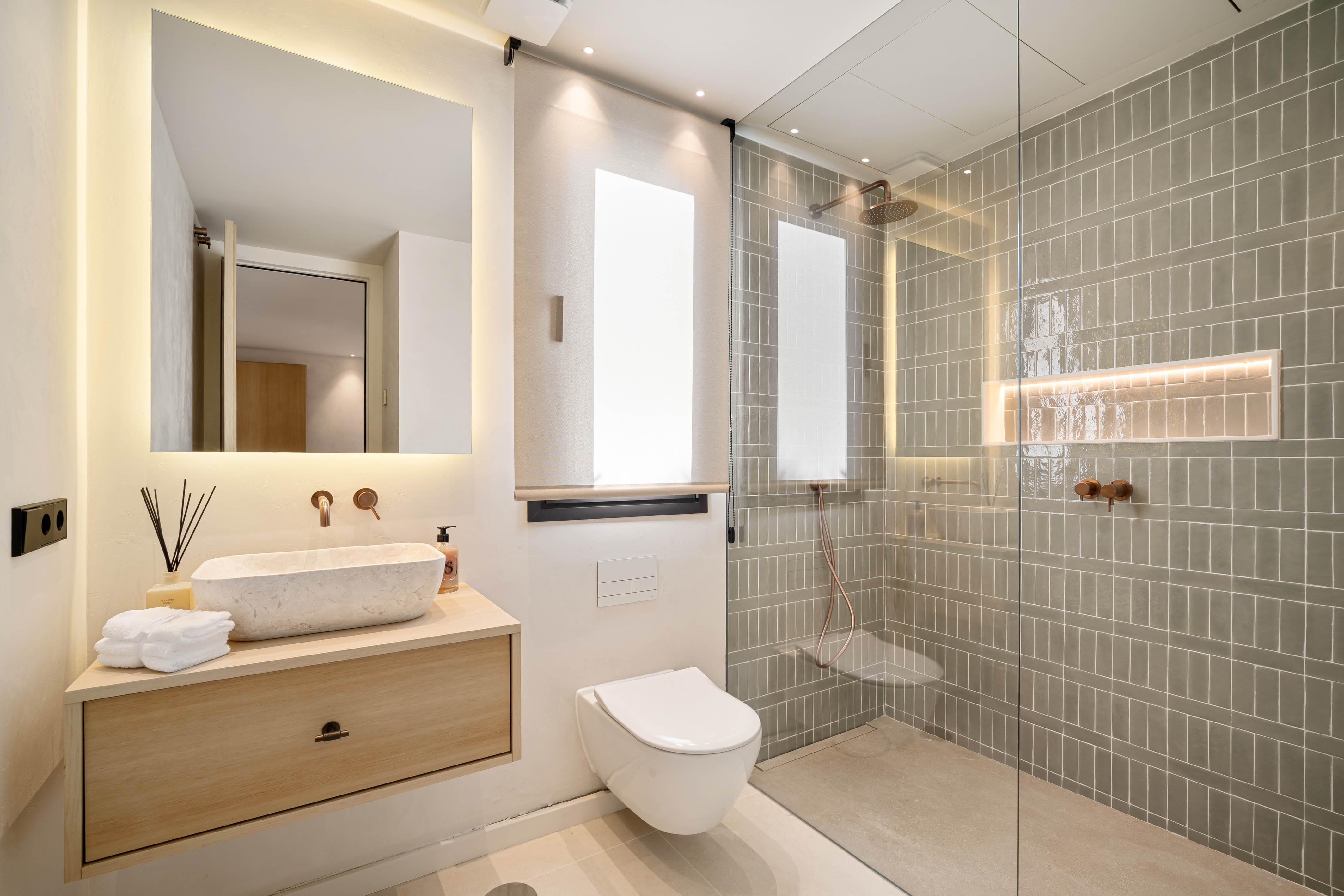 DP-100-27112421-01-5