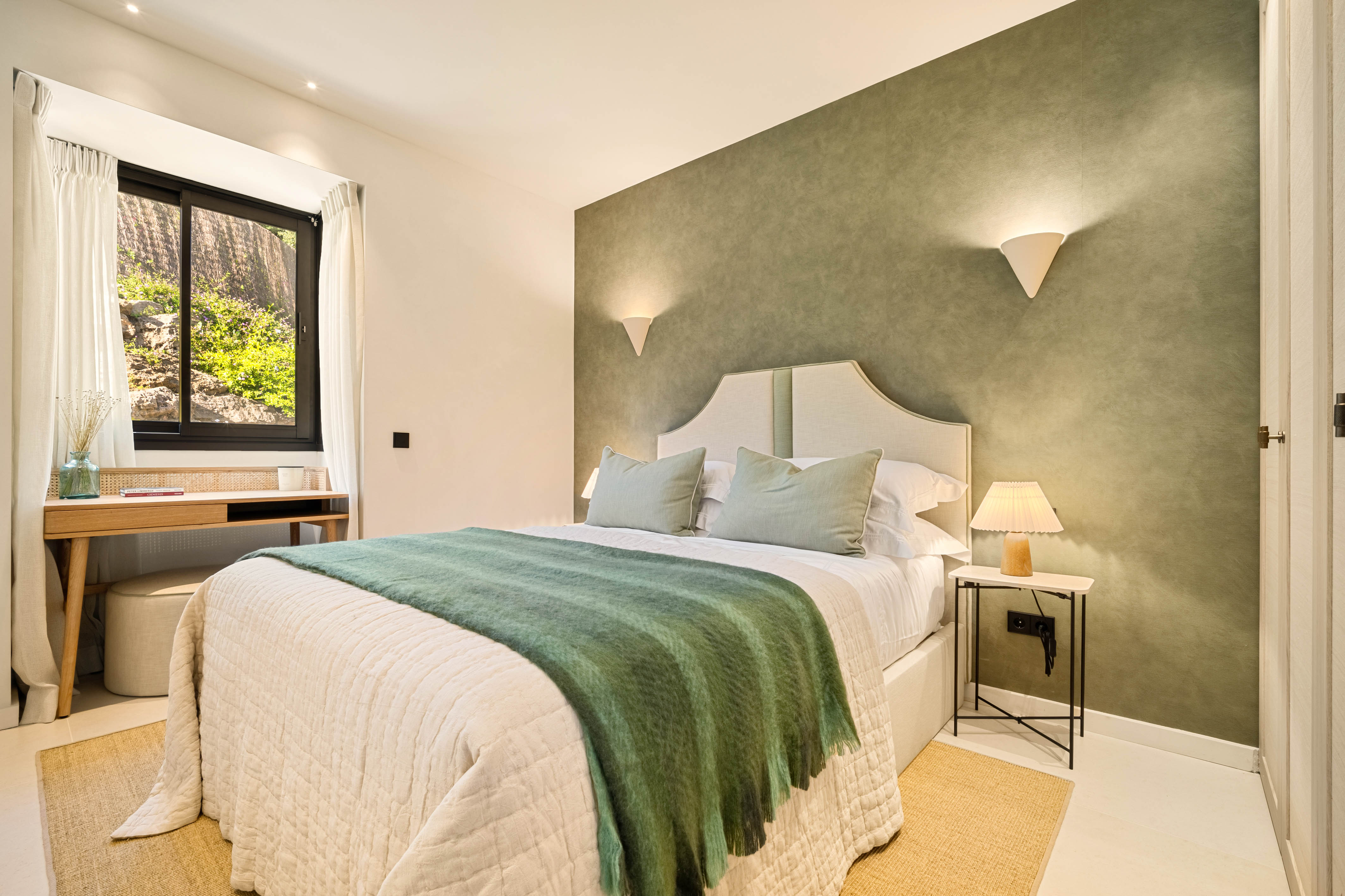 DP-100-27112421-01-7