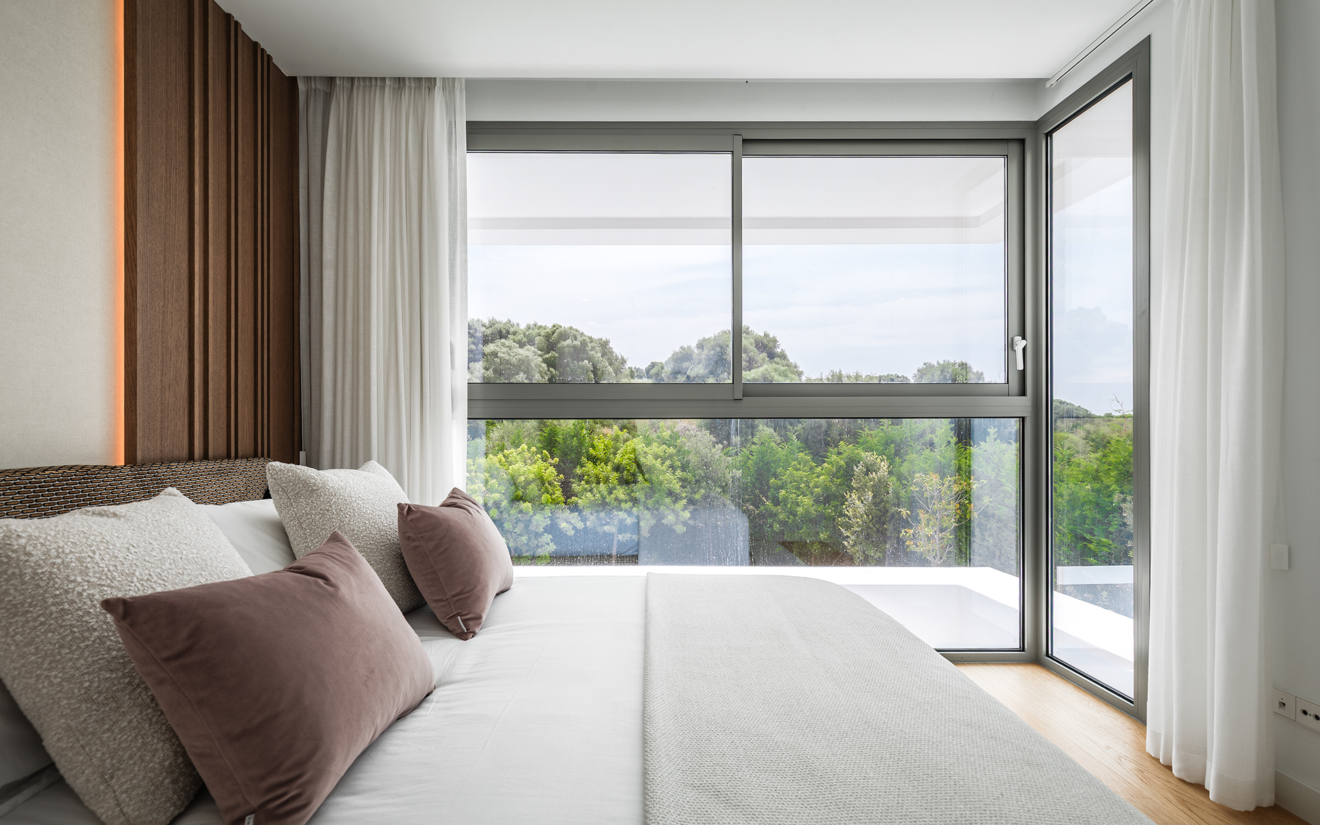 DP-100-28262035-01-11