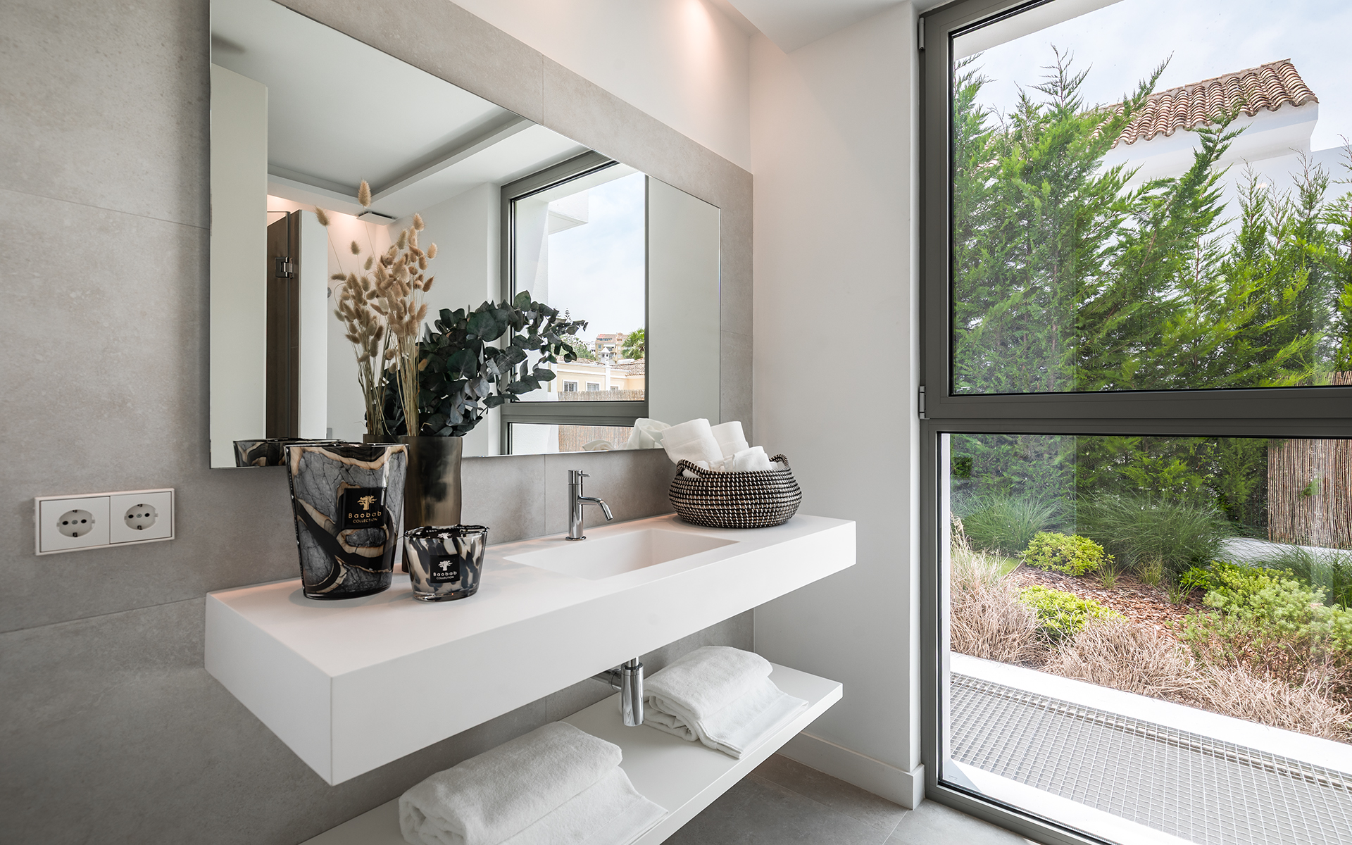 DP-100-28262035-01-13