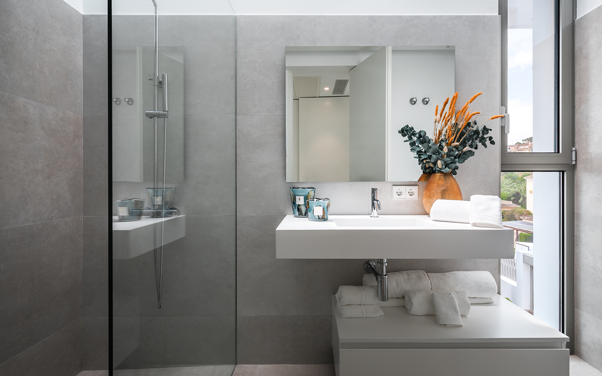 DP-100-28262035-01-4