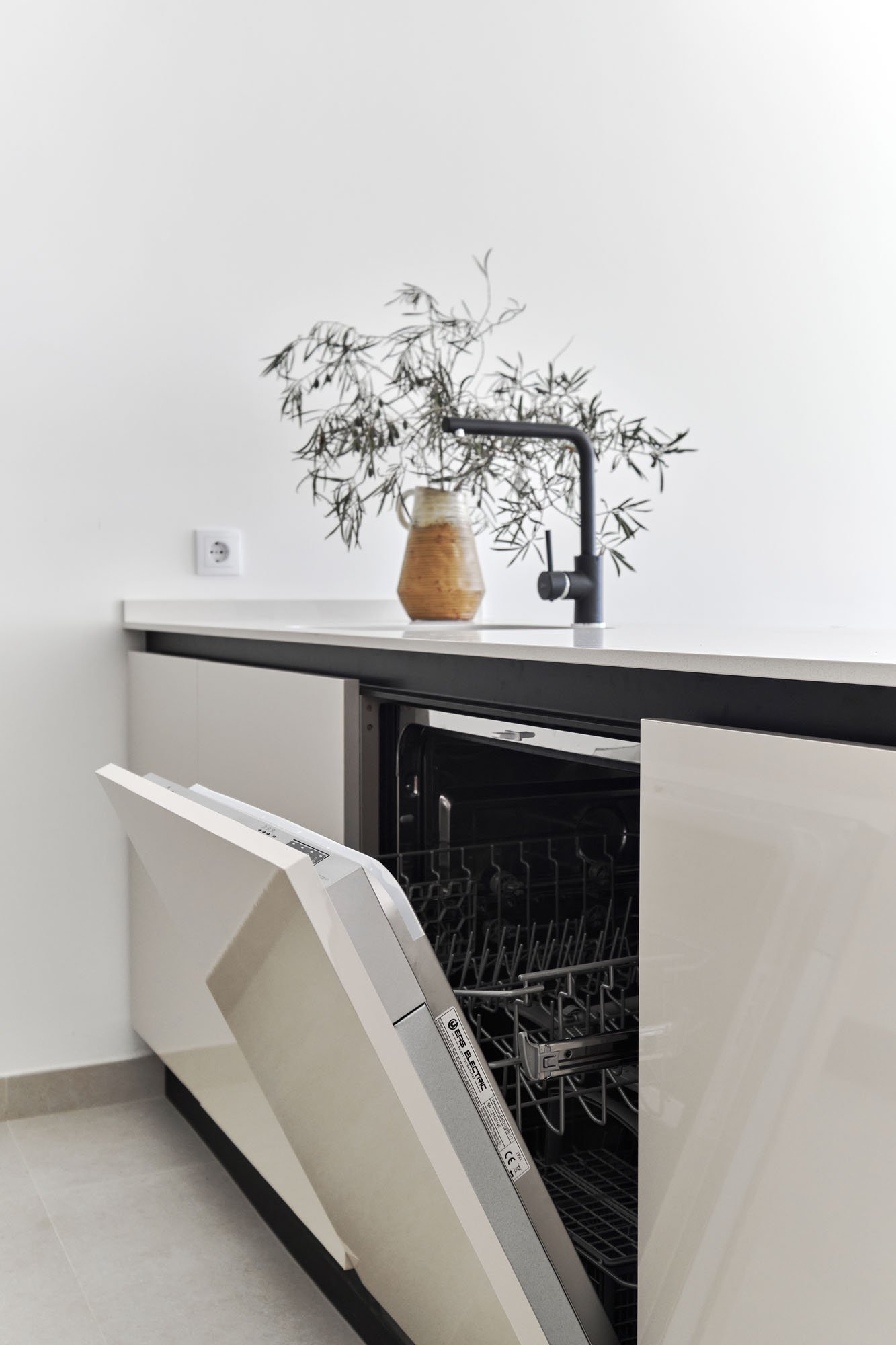 DP-110-11891857-01-28