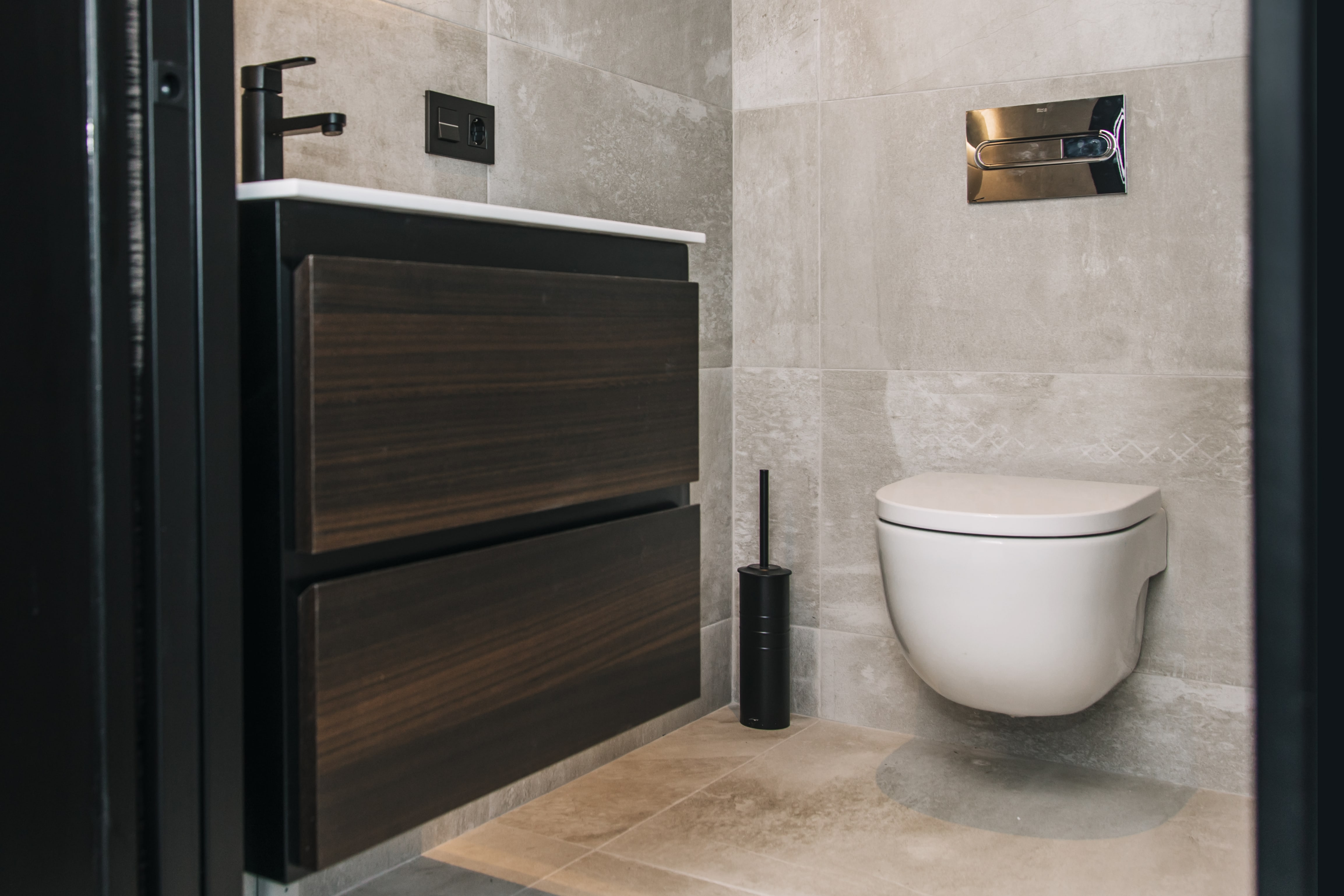 DP-110-34560558-01-17