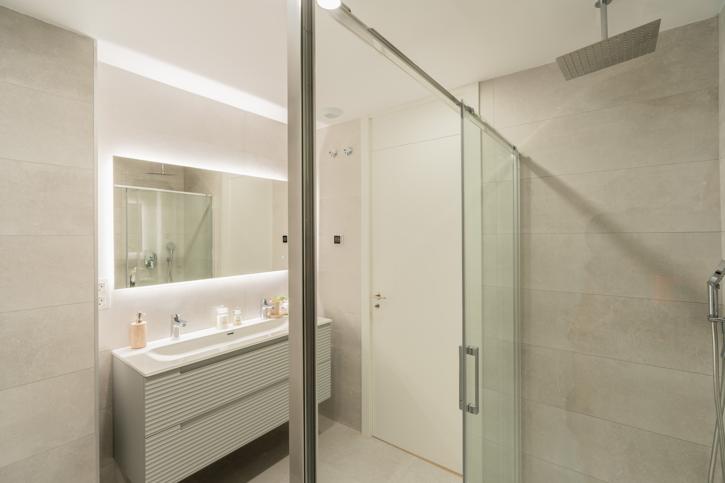 DP-110-53279047-03-18