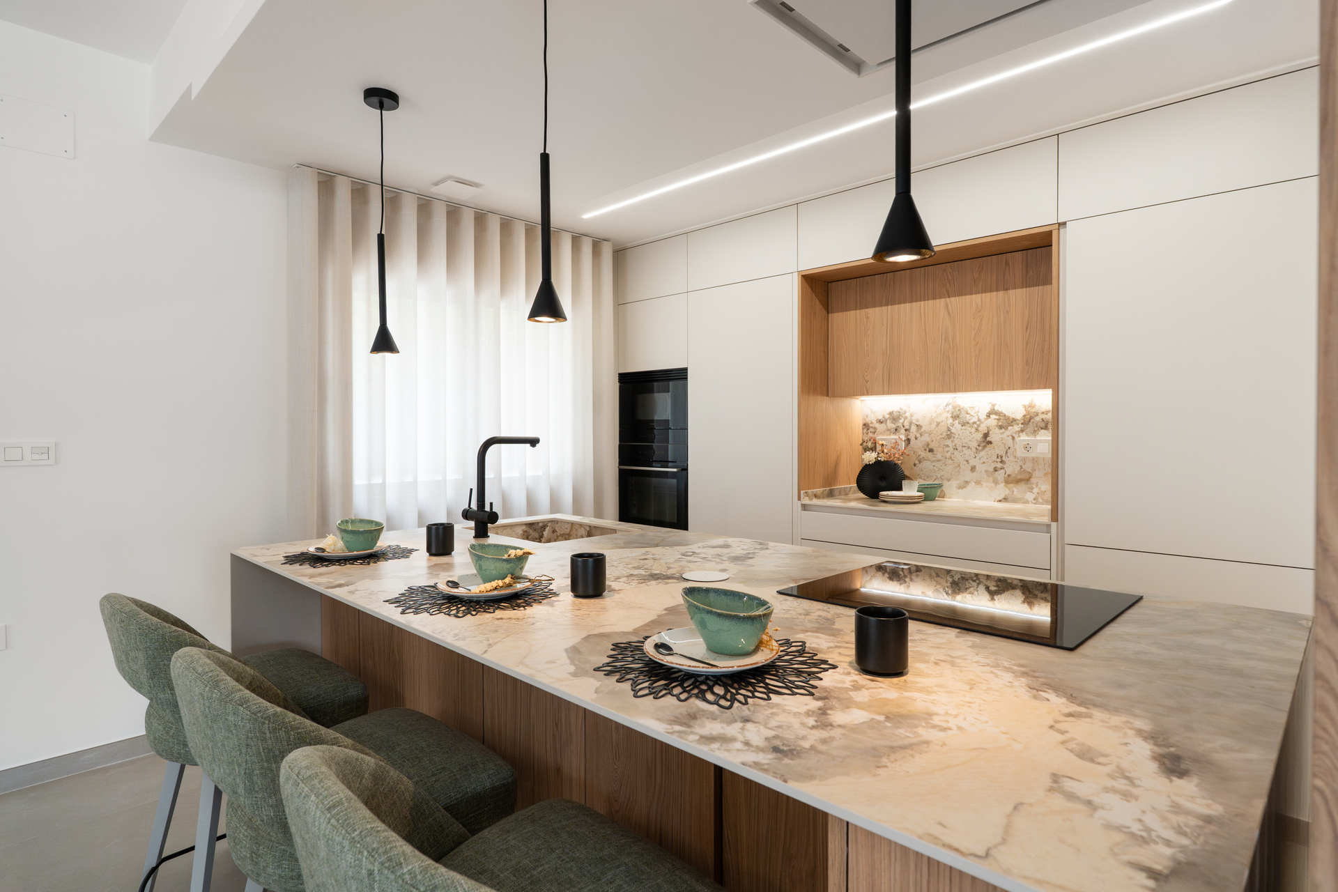 DP-110-62372565-01-15