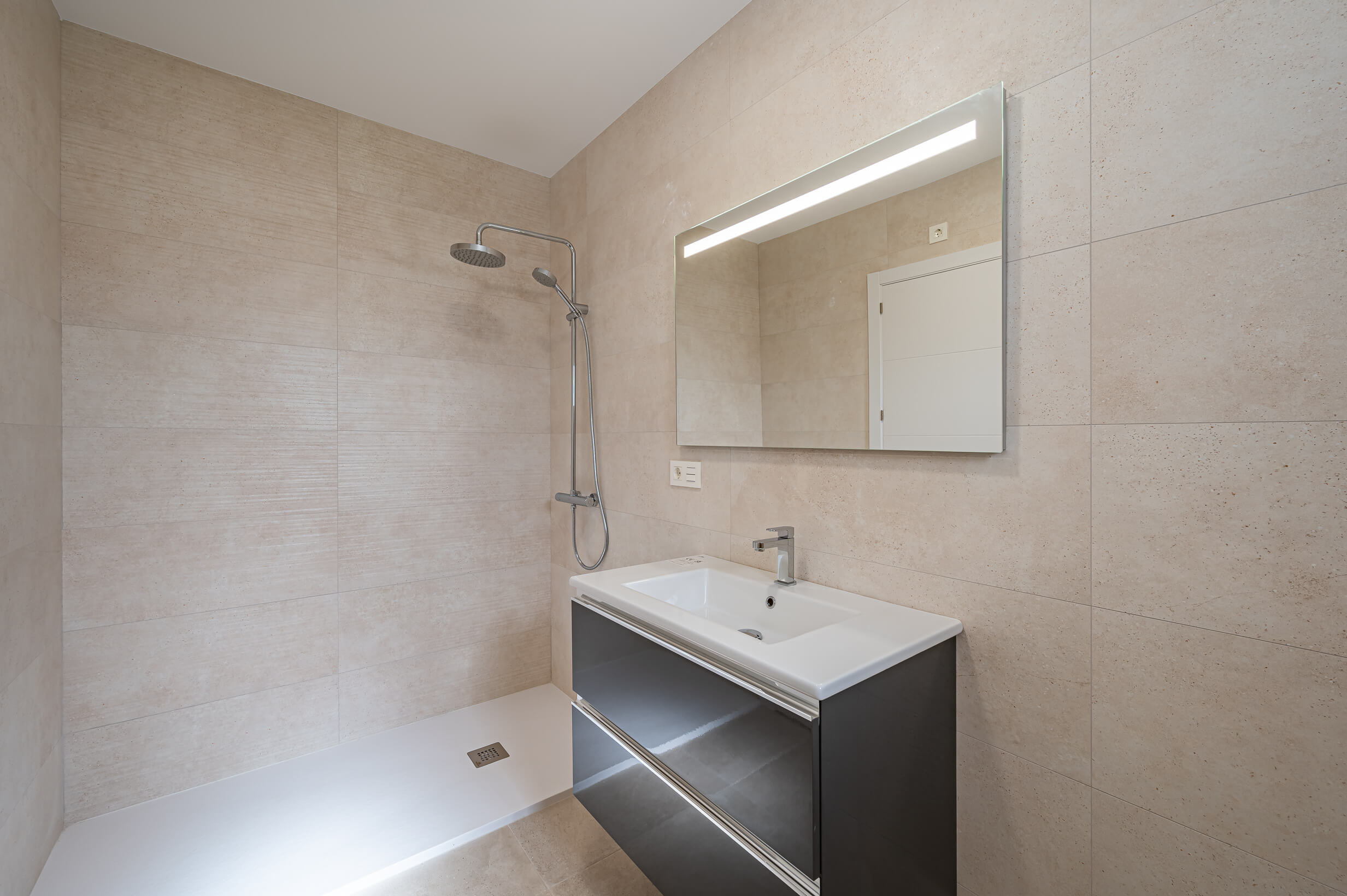 DP-100-17861862-01-17