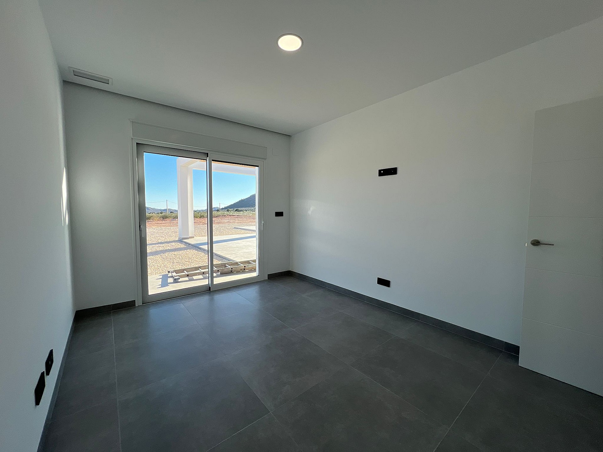 w_img-20241219-wa0077