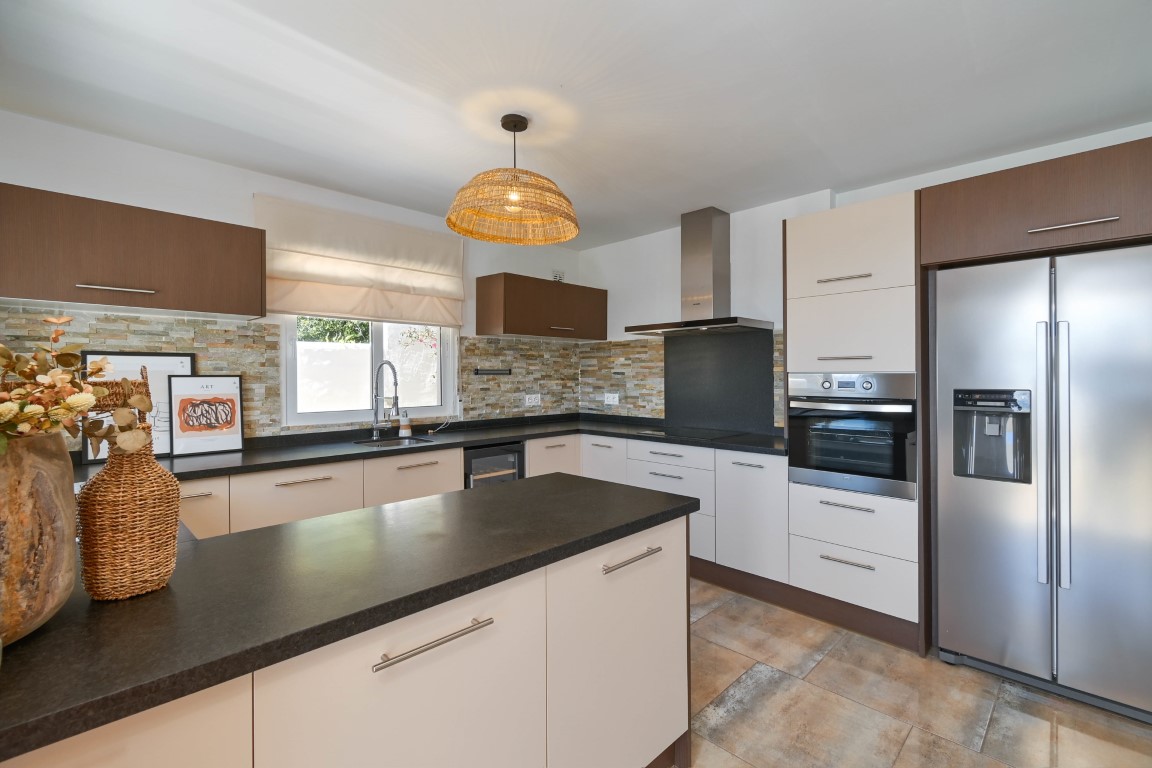 Villa te koop met zeezicht in Moraira (15)