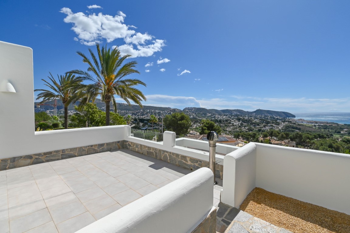Villa te koop met zeezicht in Moraira (24)