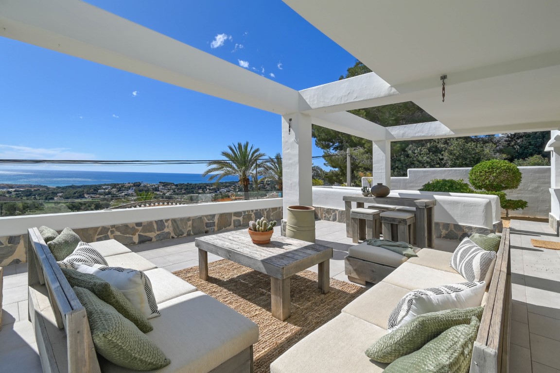 Villa te koop met zeezicht in Moraira (11)