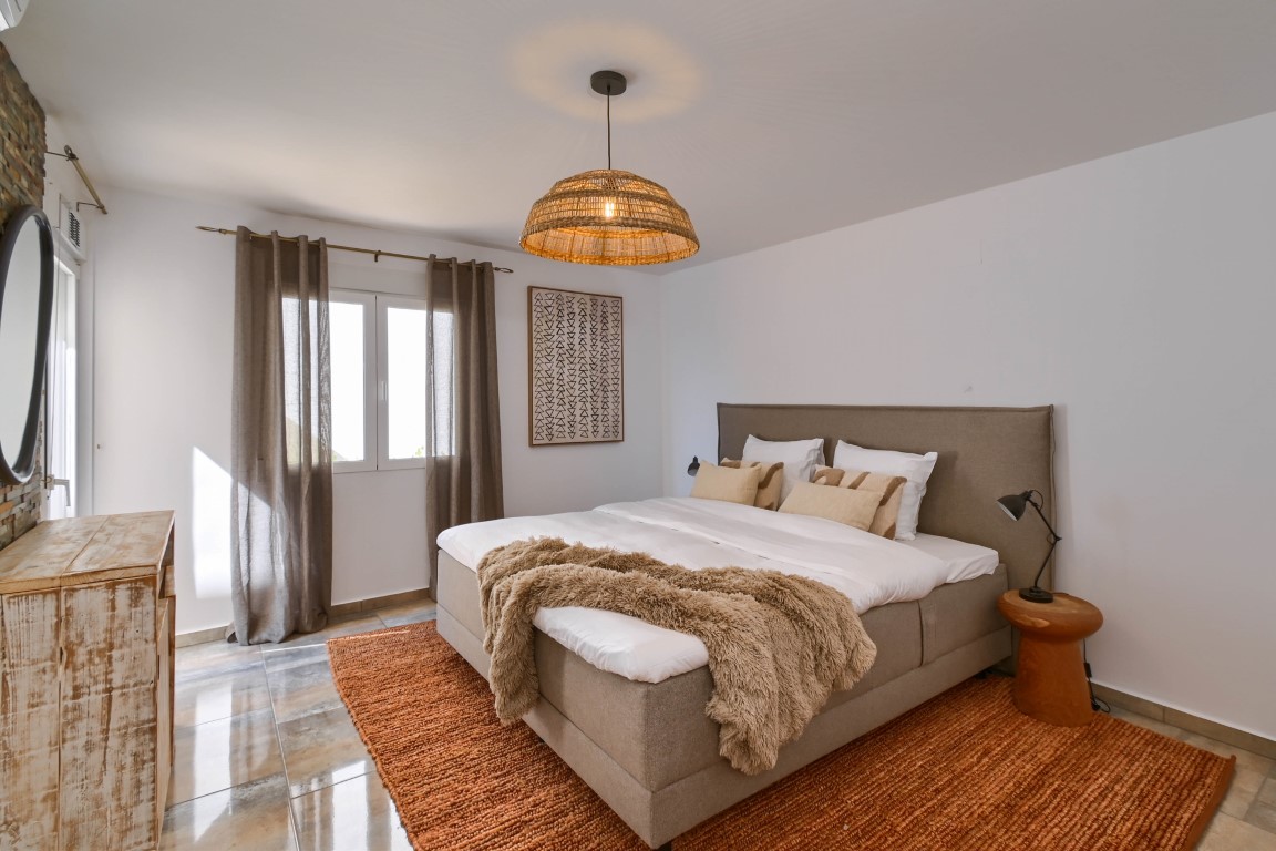 Villa te koop met zeezicht in Moraira (2)