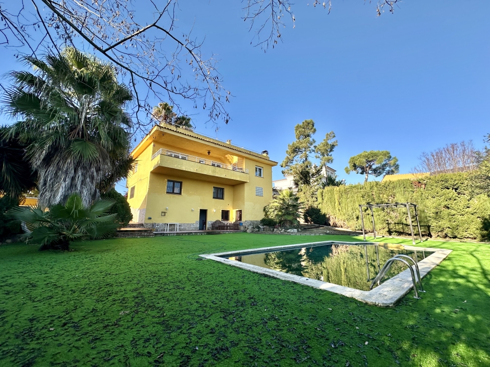 Villa te koop in Lloret de Mar