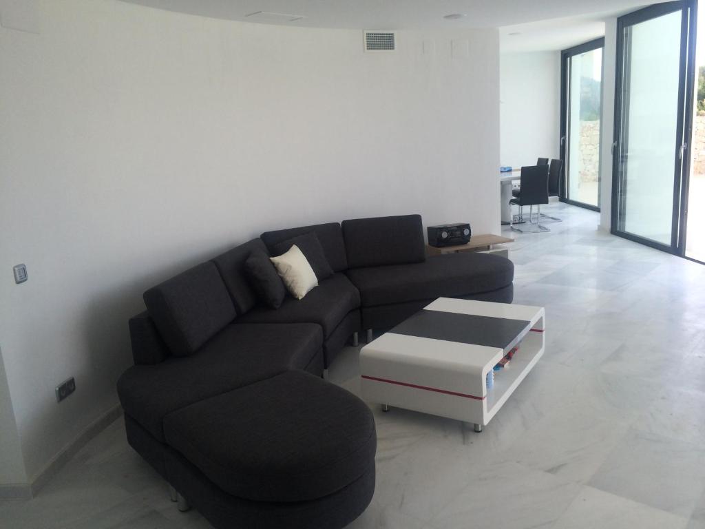 DP-02-ENJ-VI-00349-C-8 Schitterende villa met zeezicht te koop in Javea