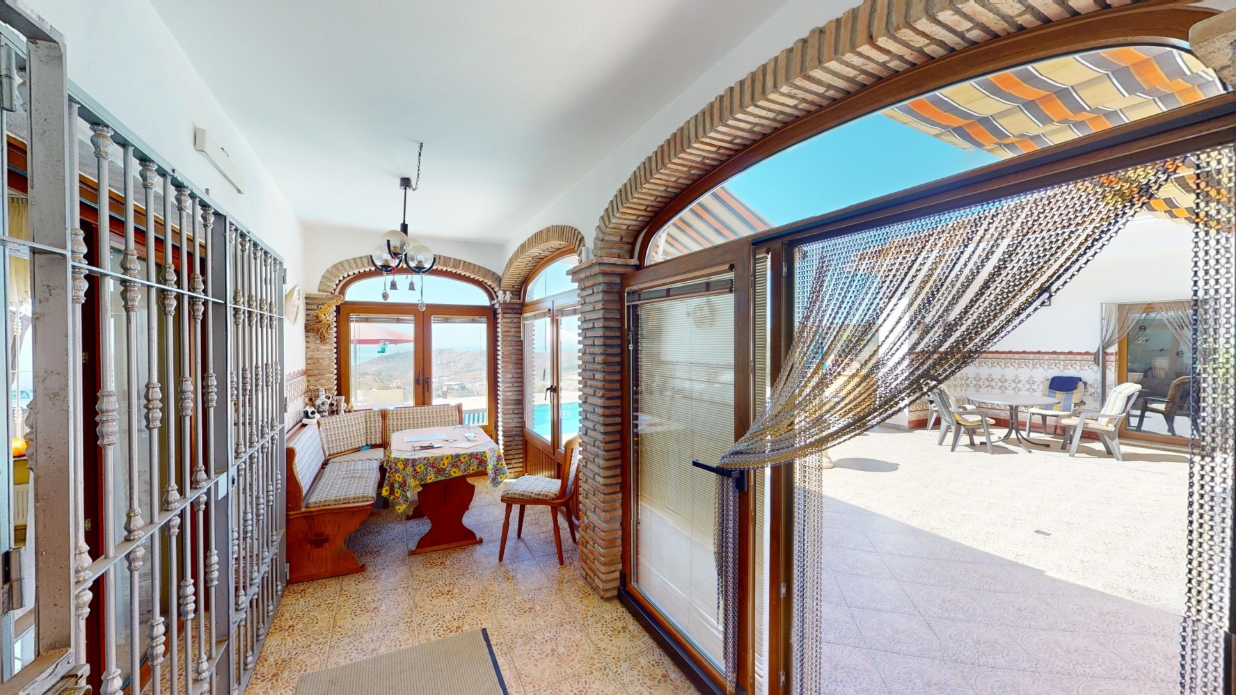 Villa te koop in Iznate