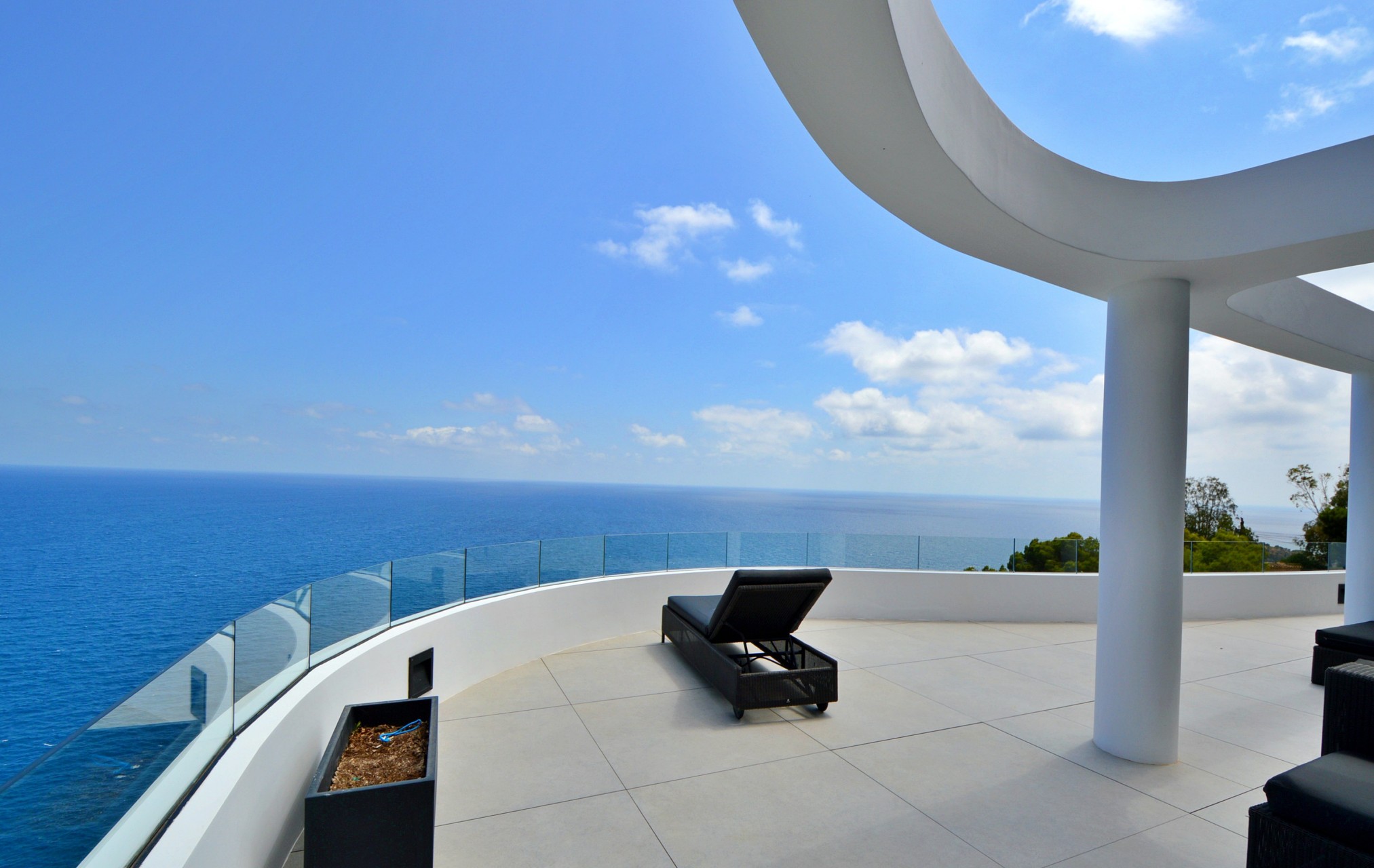 Mimi & Bow w Villa met panoramisch zeezicht te koop in Javea