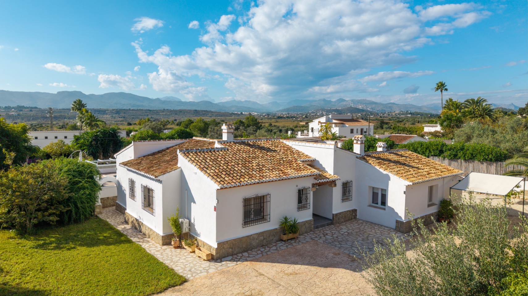 Gerenoveerde villa te koop in Javea