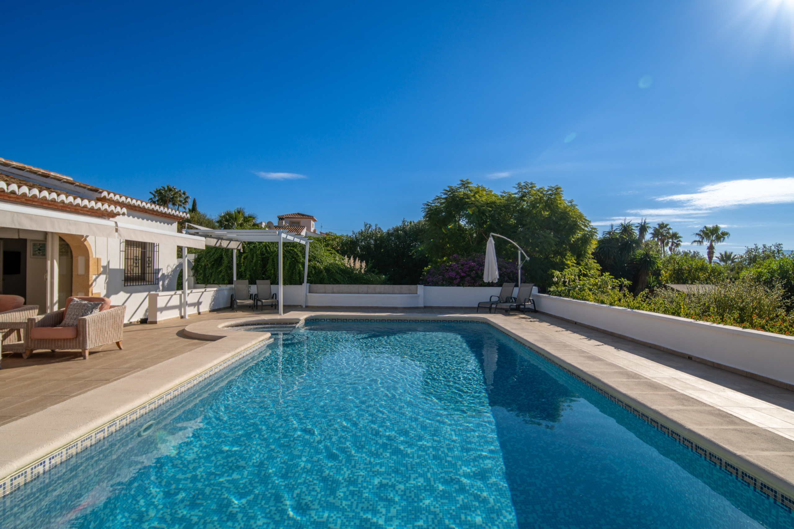 Gerenoveerde villa te koop in Javea