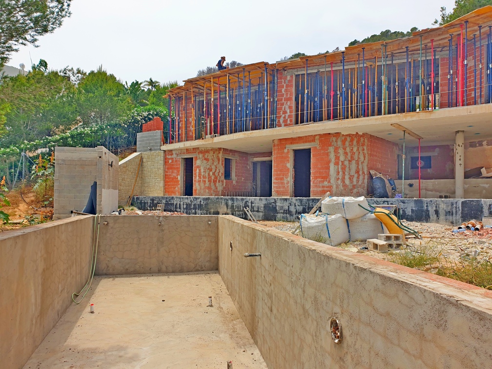 Moderne villa met zeezicht in aanbouw in Javea