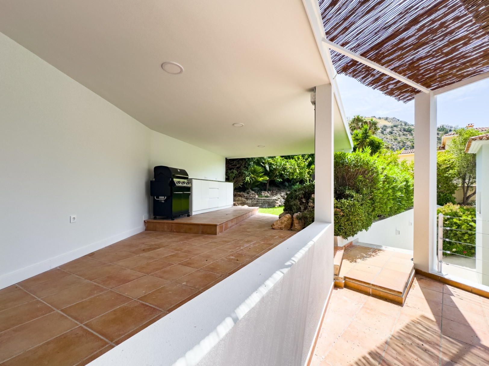 DP-10-1260DA-18 Villa in aanbouw met zeezicht te koop in Altea