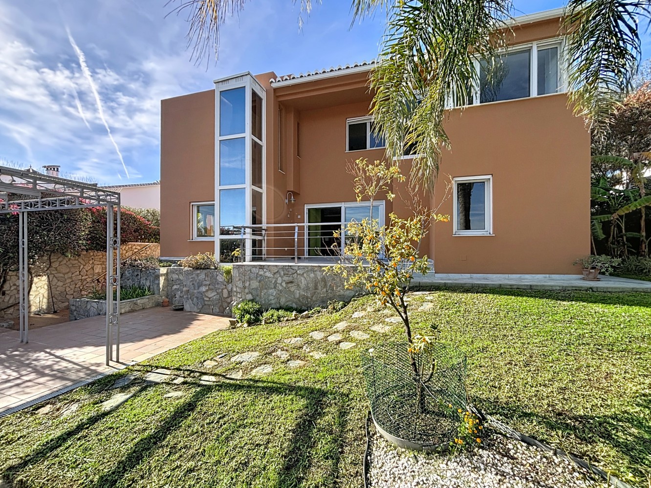 Villa te koop in Almayate