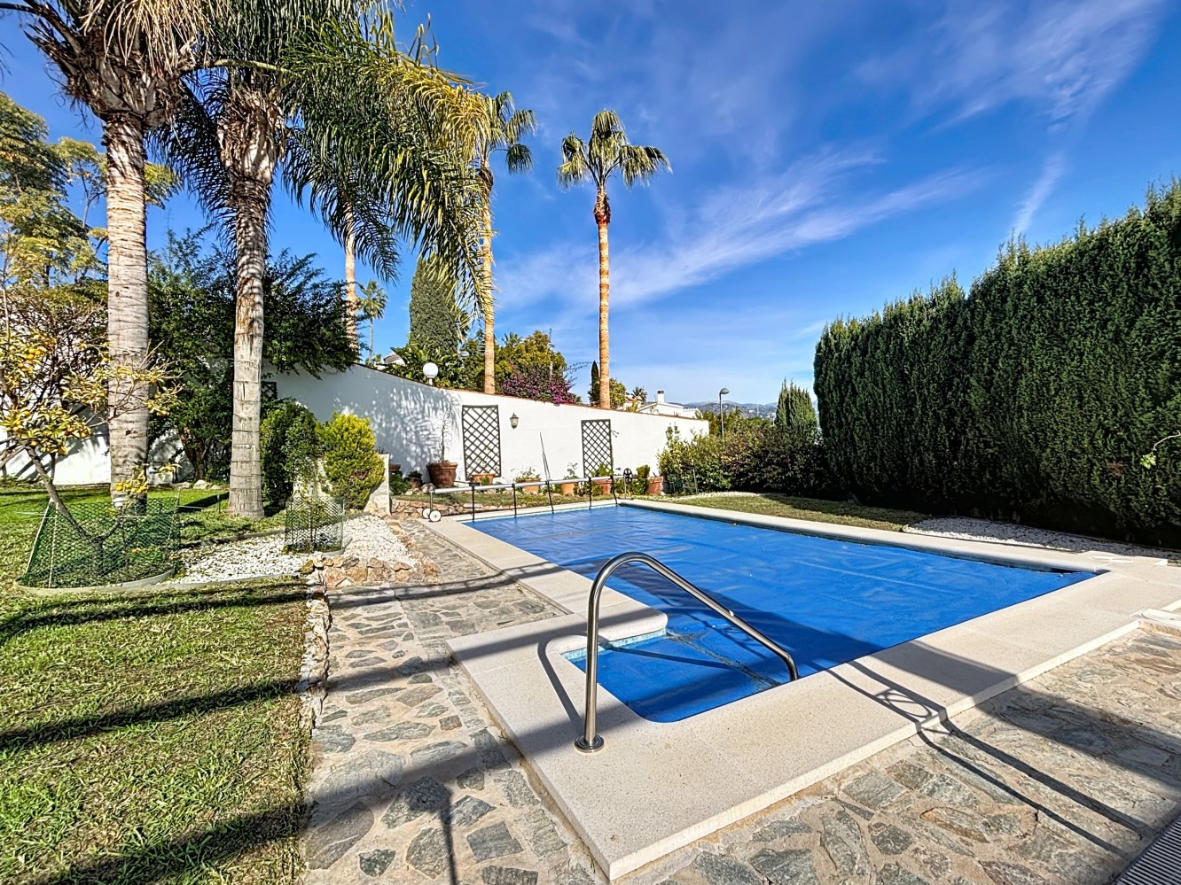 Villa te koop in Almayate