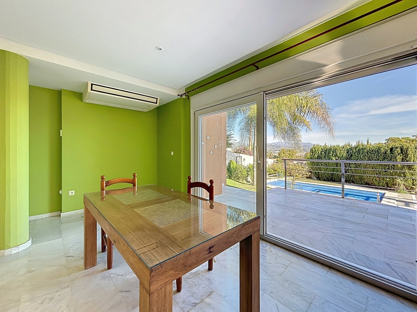 Villa te koop in Almayate