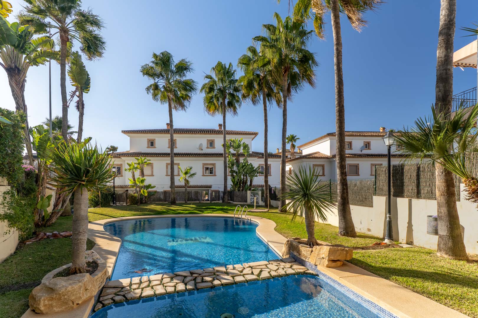 DP-40-C4XY4604JAV-28