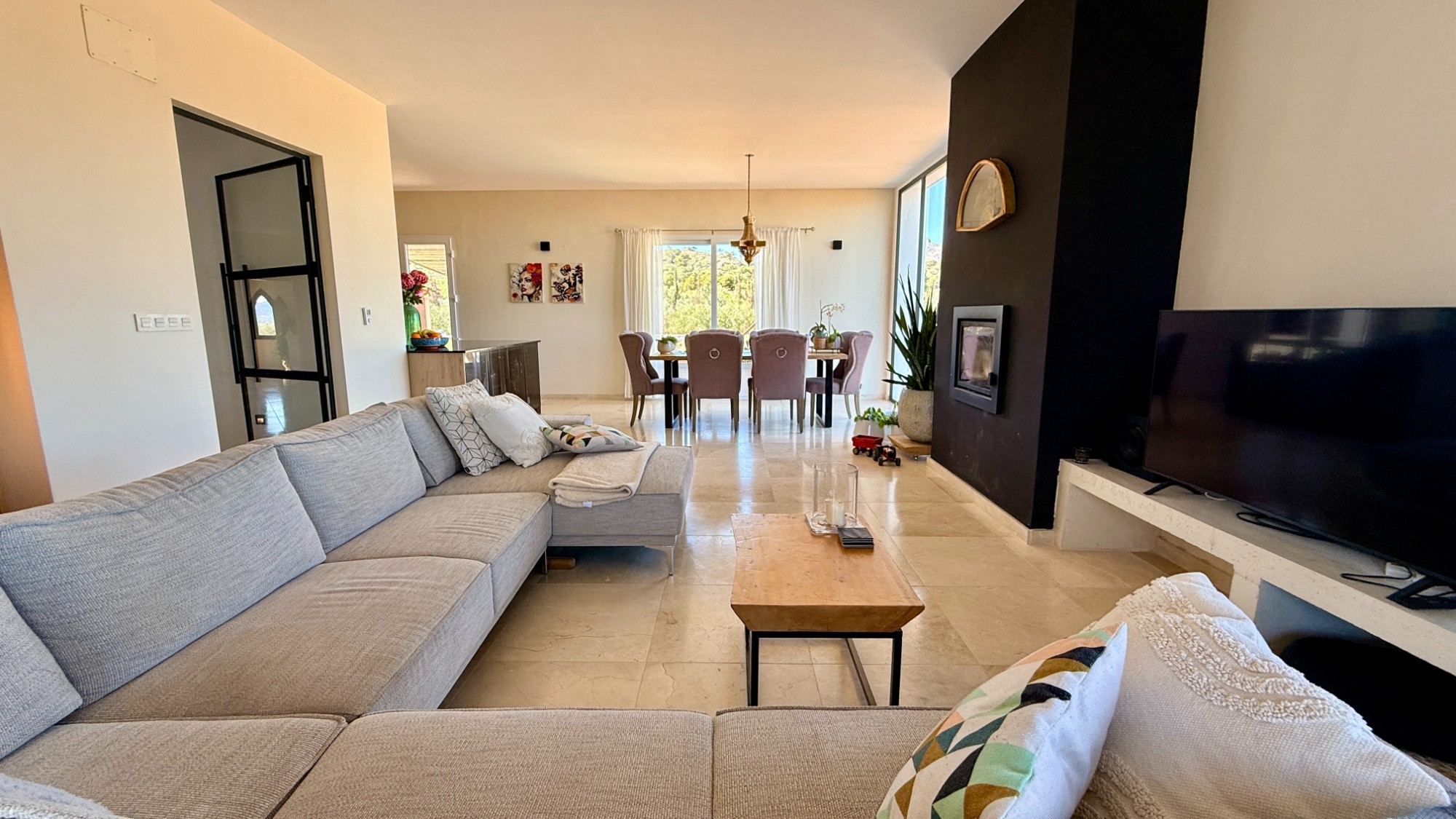 Finca-stijl villa op een enorm landgoed in de Hondón Vallei