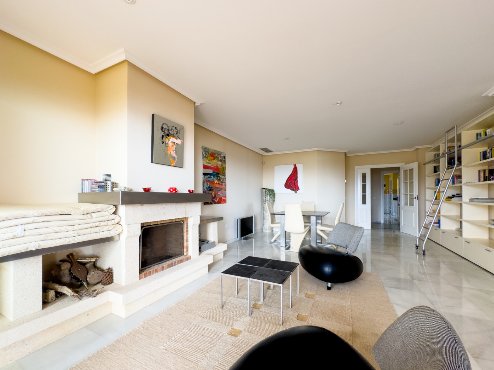 Sfeervol hoekappartement met zeezicht en privétuin in Altea Hills