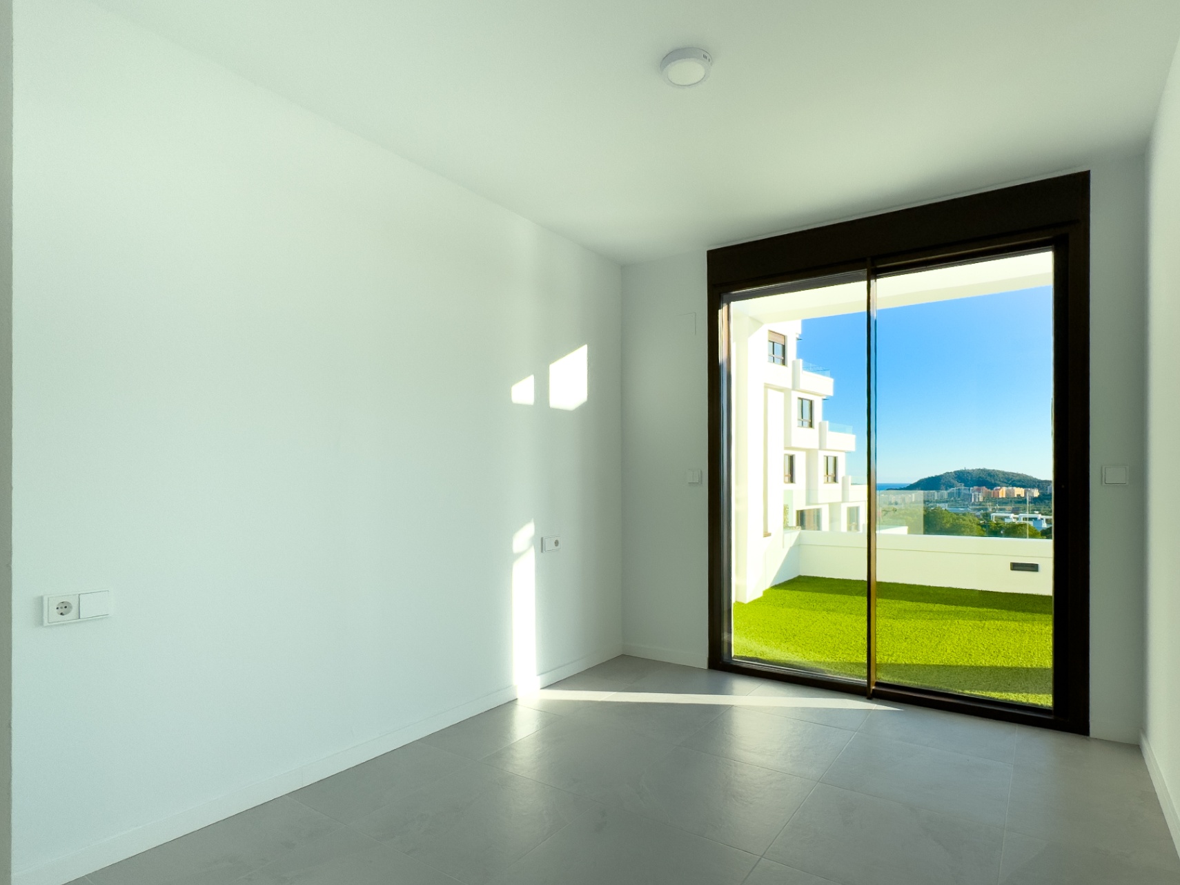 Nieuw appartement op toplocatie in Finestrat – Direct beschikbaar