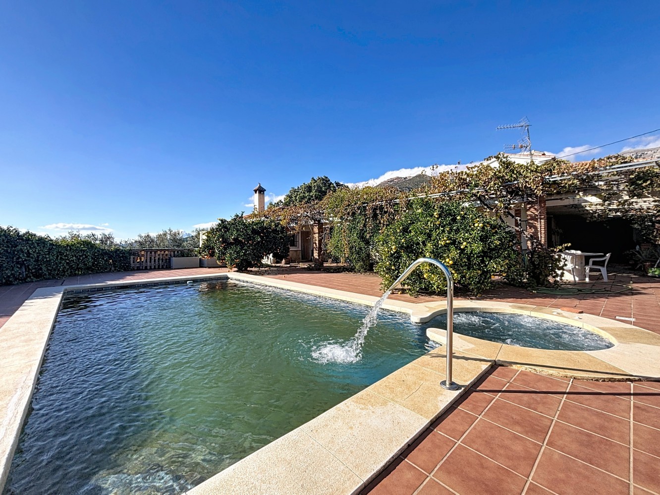 Villa te koop in Periana