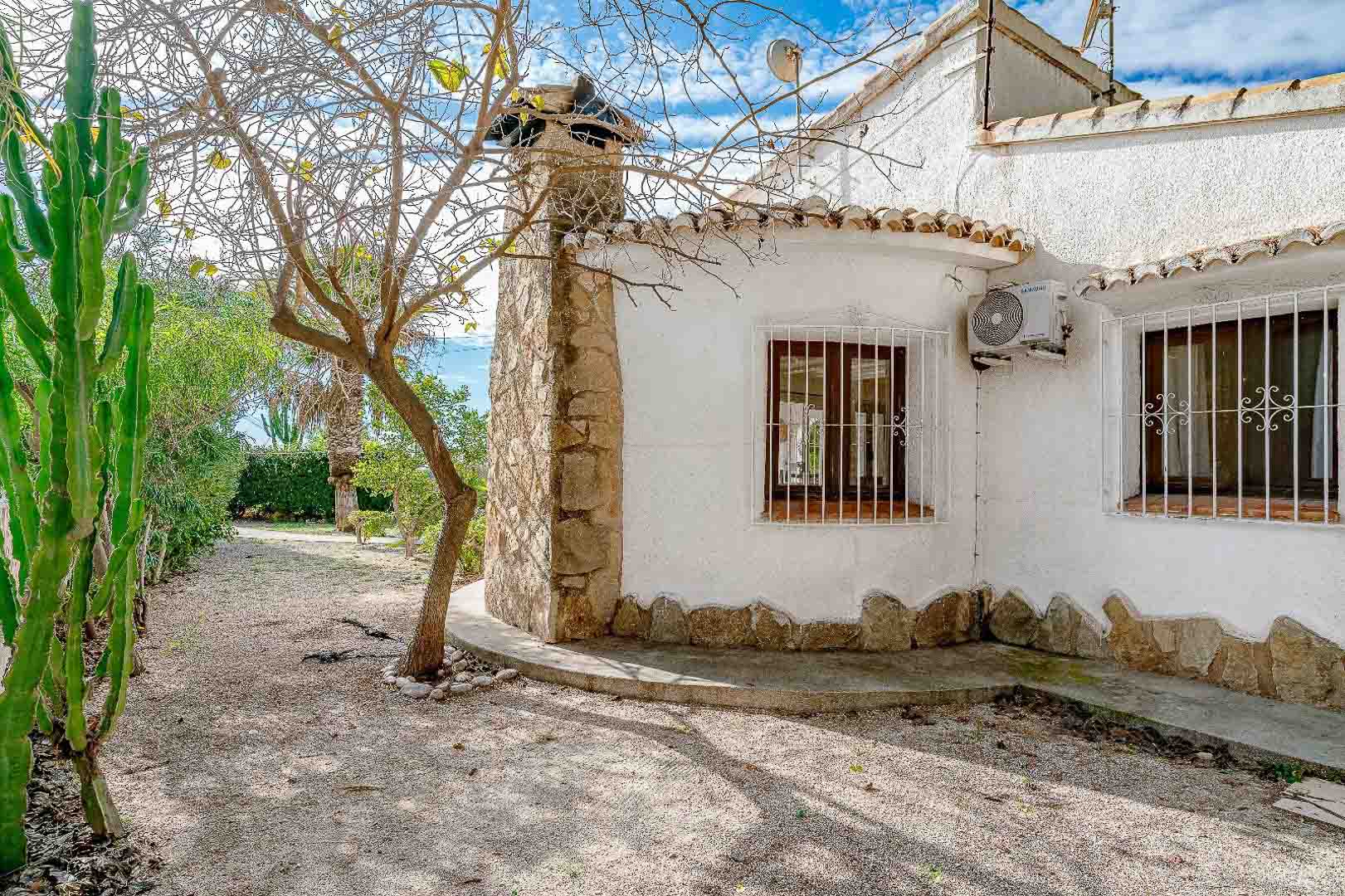 DP-40-8272MOR-5 Charmante gerenoveerde villa te koop in Moraira