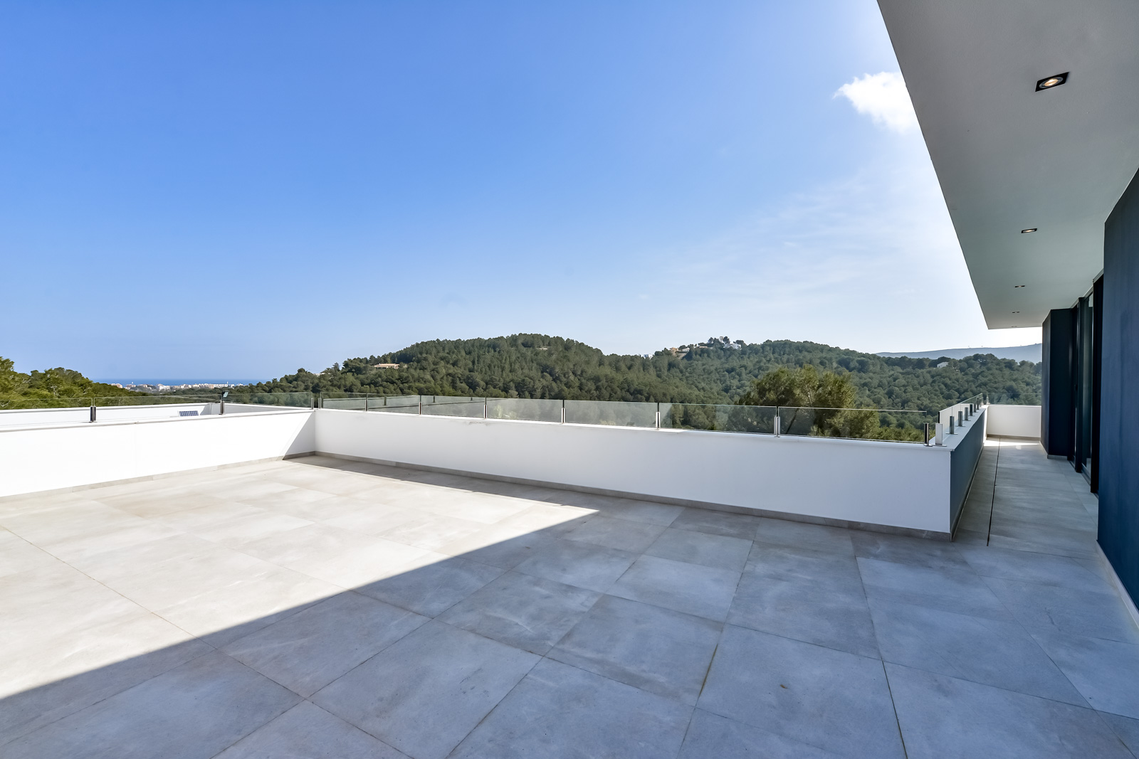 Moderne villa met uitzicht te koop in Javea