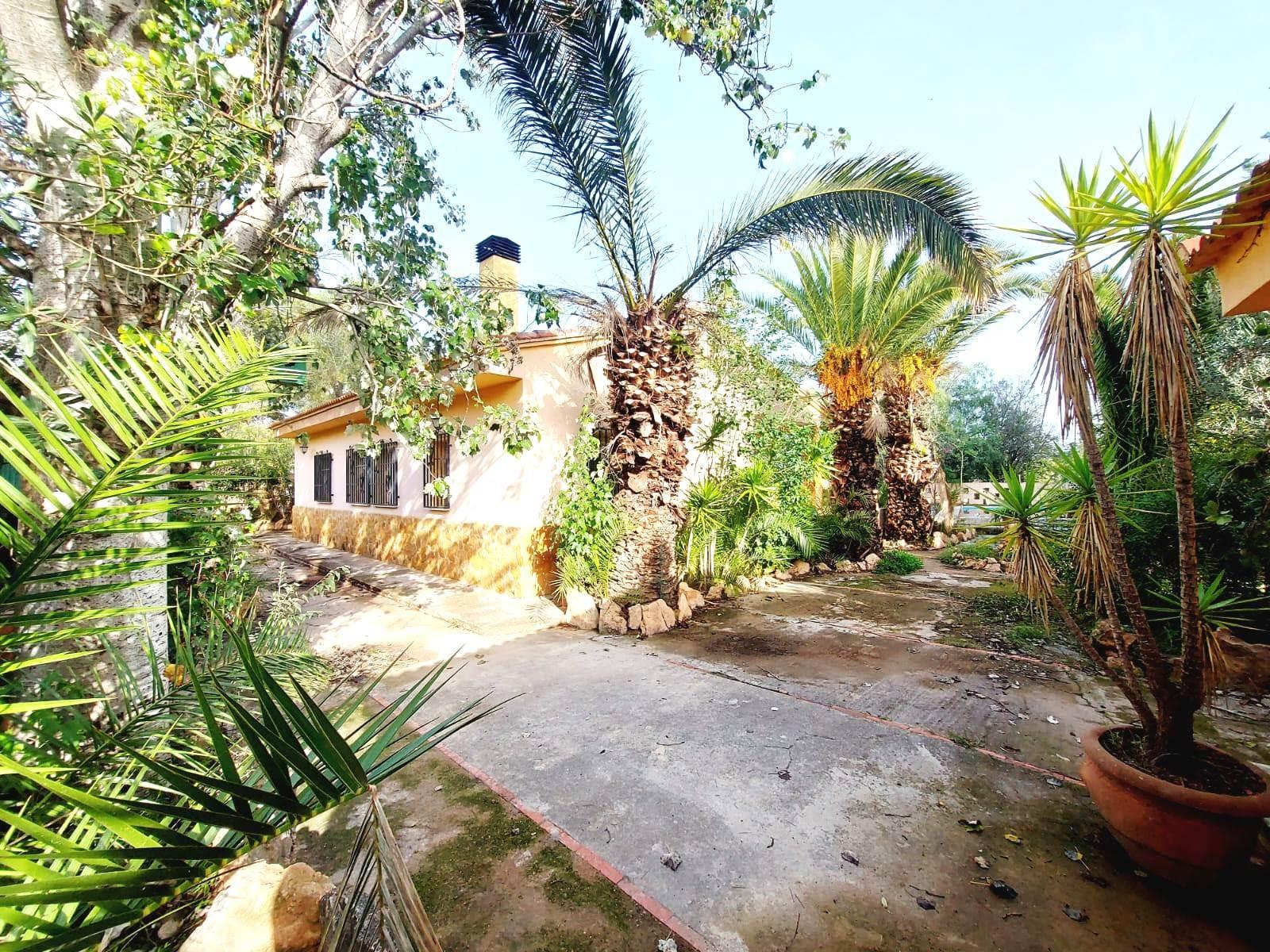 Villa te koop in Lliria