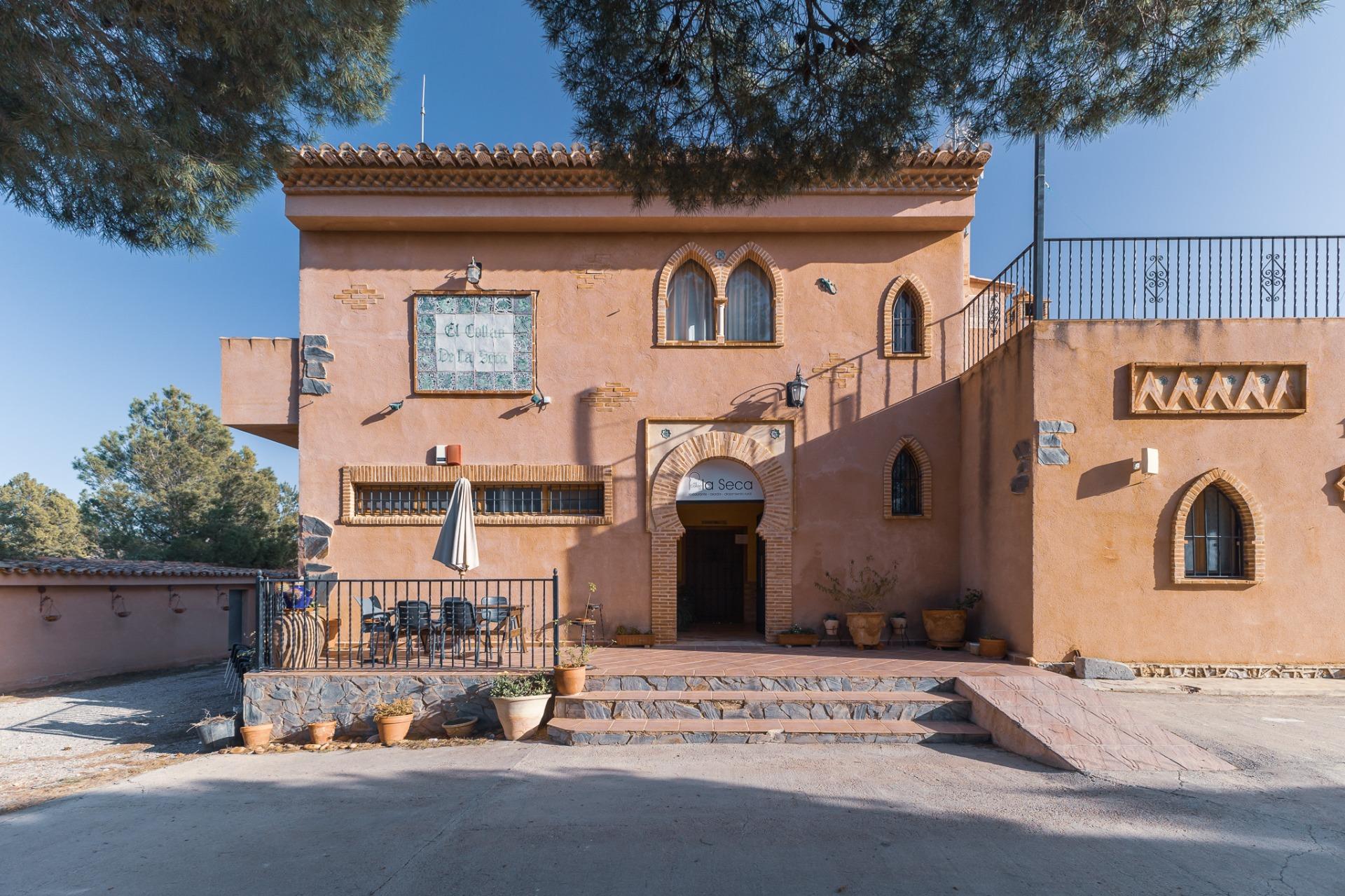 Villa te koop in Alcublas