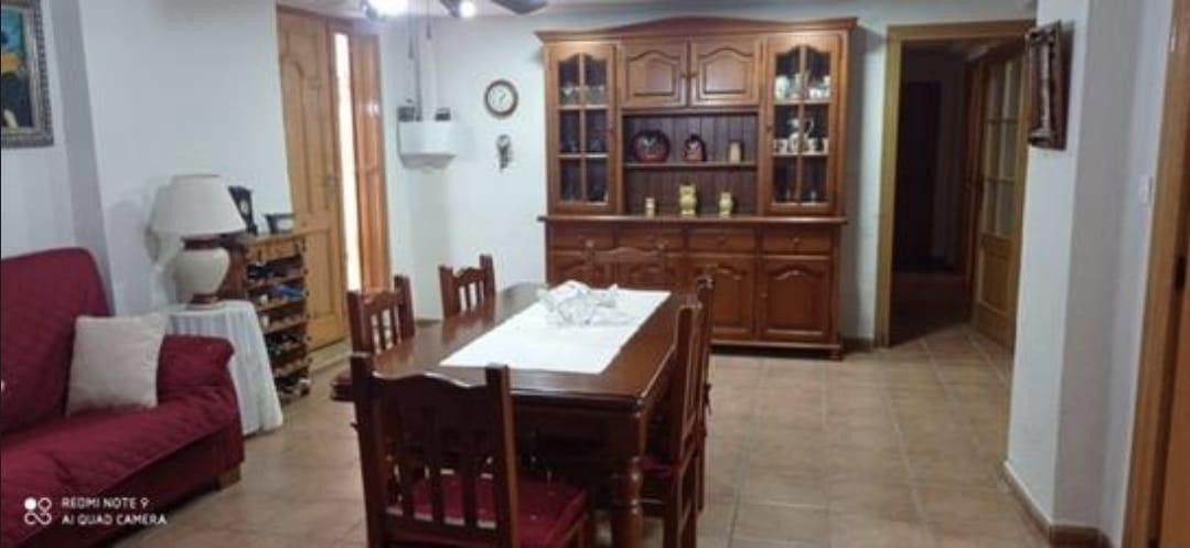 Villa te koop in Lliria