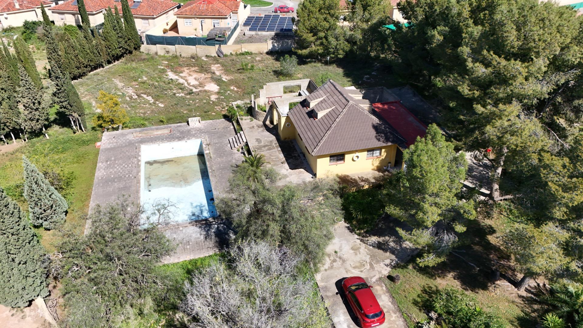 Villa te koop in Lliria
