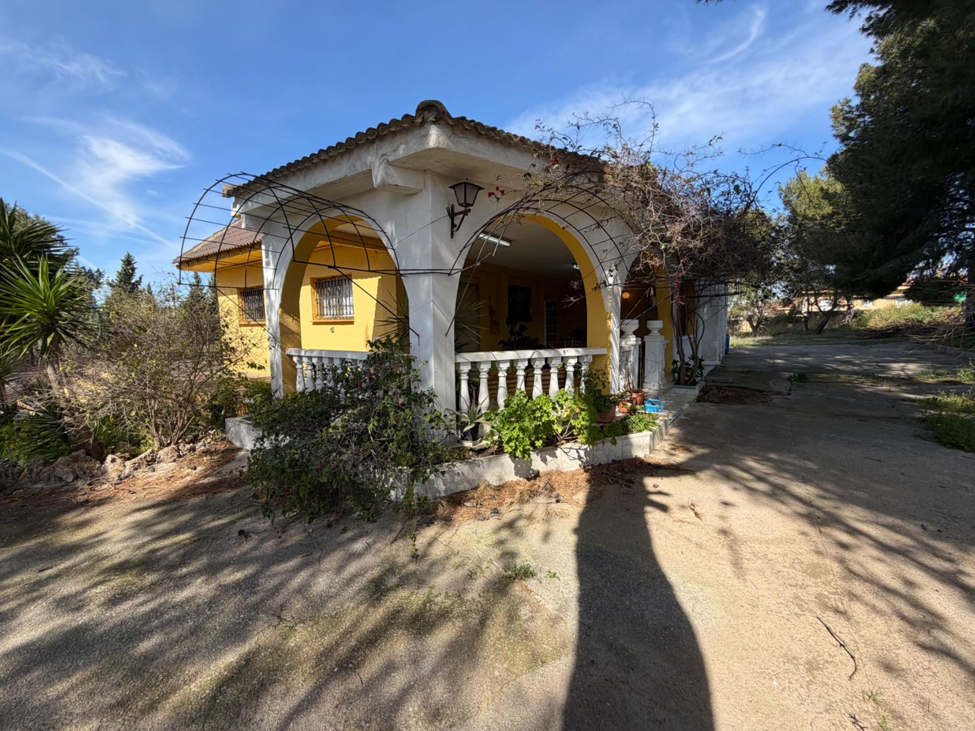 Villa te koop in Lliria