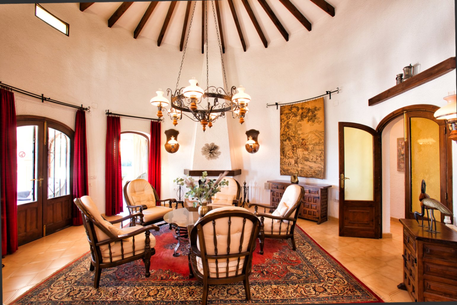 Vrijstaande villa met zeezicht te koop in Benissa
