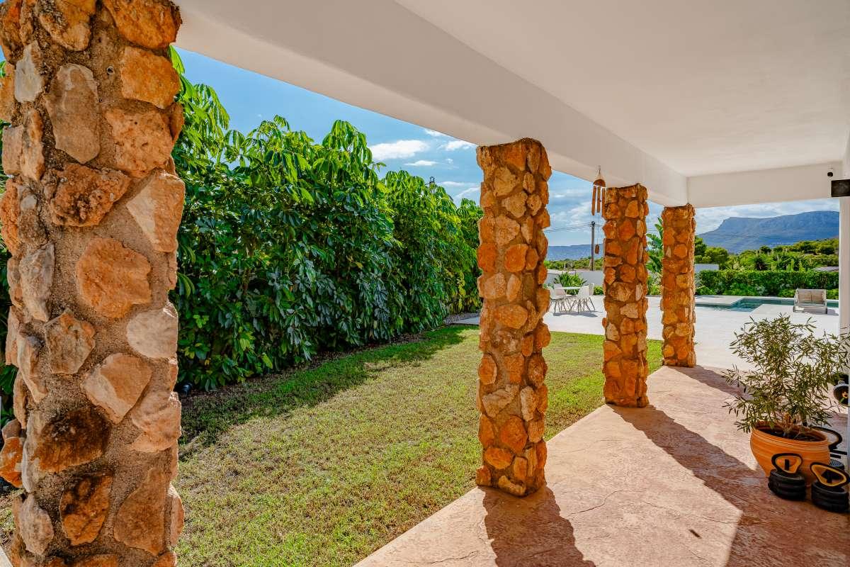Villa met zeezicht te koop in Benissa